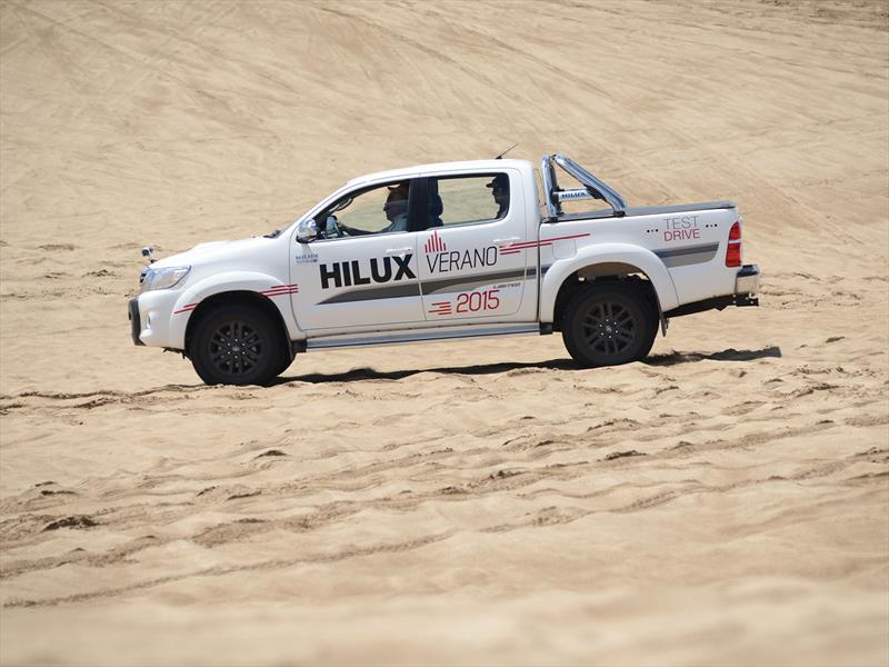 Clínica Toyota de manejo en los médanos
