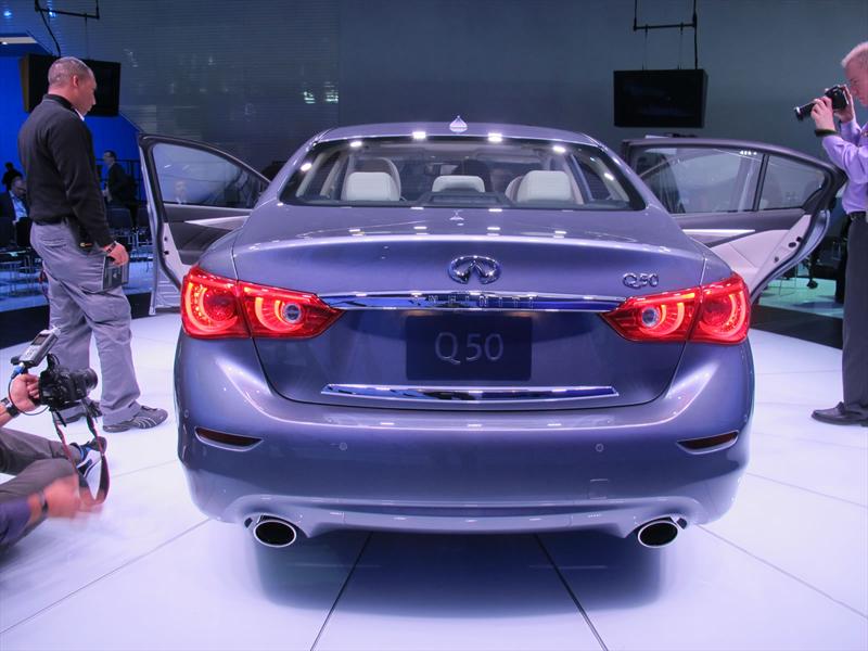 Infiniti Q50 2014 en vivo
