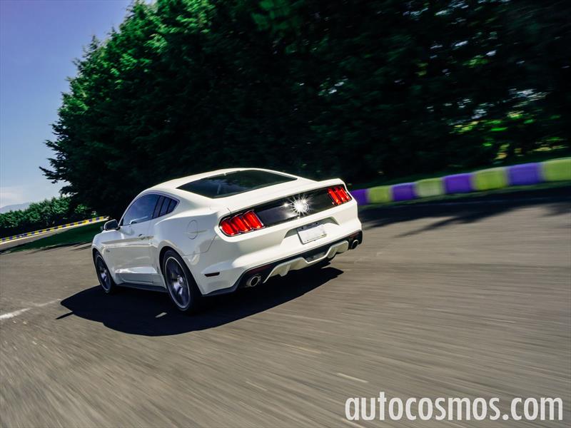 Ford Mustang 2015 50 aniversario