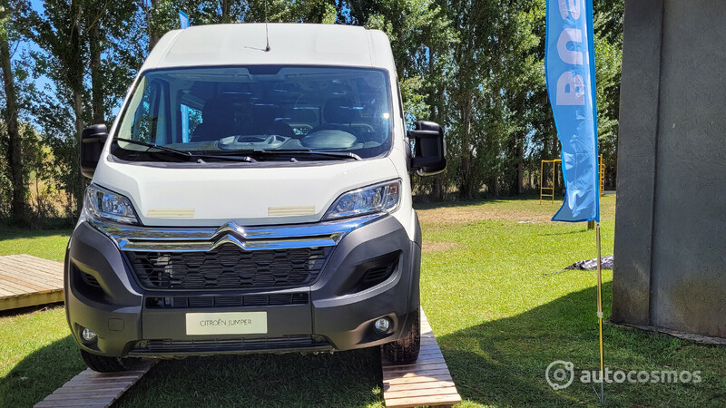 Peugeot Boxer y Citroën Jumper Minibus 17+1 lanzam