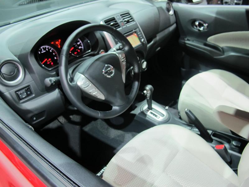Nissan Note Versa 2014 en vivo