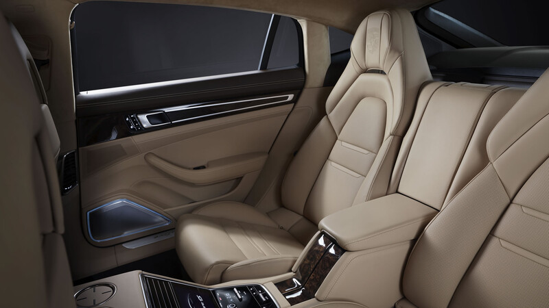 Porsche Panamera 2021 - asientos traseros