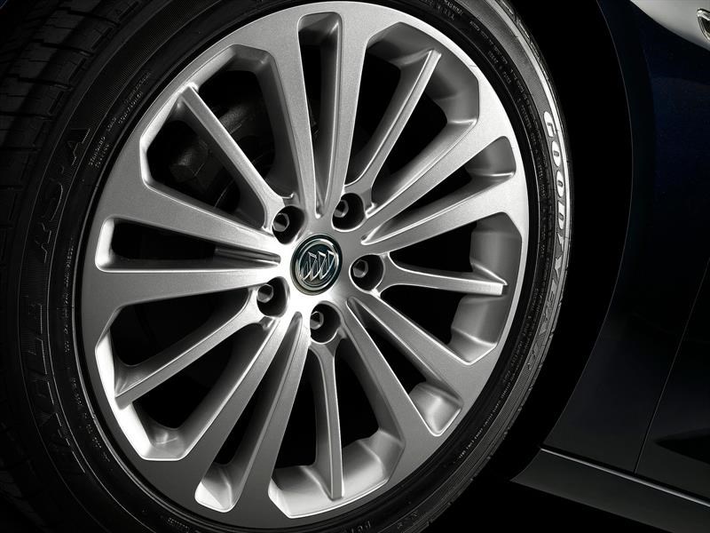 Buick Regal Sportback y TourX 2018
