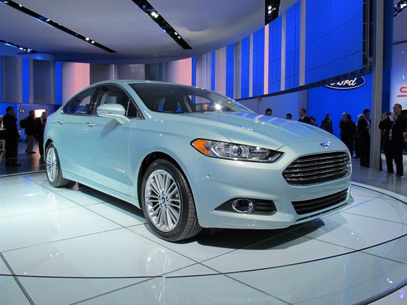 Ford Fusion Hybrid 2013 en el Salón de Detroit