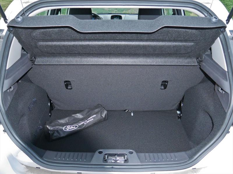 Ford Fiesta Kinetic hecho en Brasil a prueba