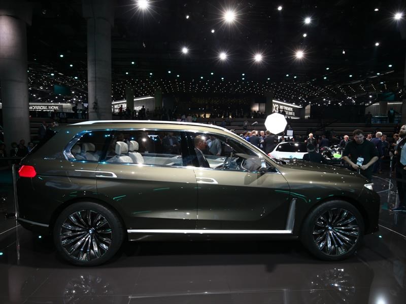 BMW Concept X7 iPerformance