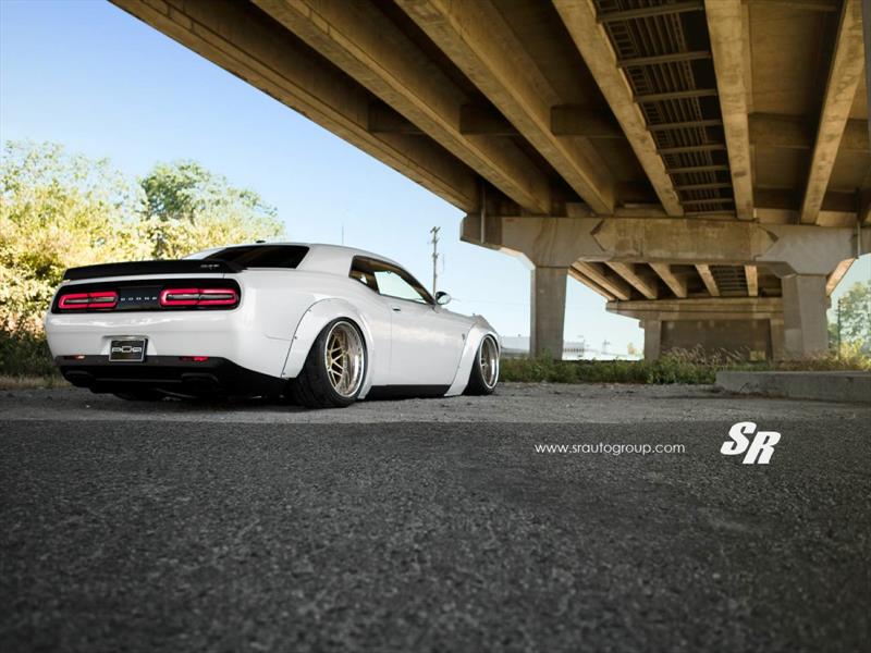 Challenger SRT Hellcat por Liberty Walk y SR Auto