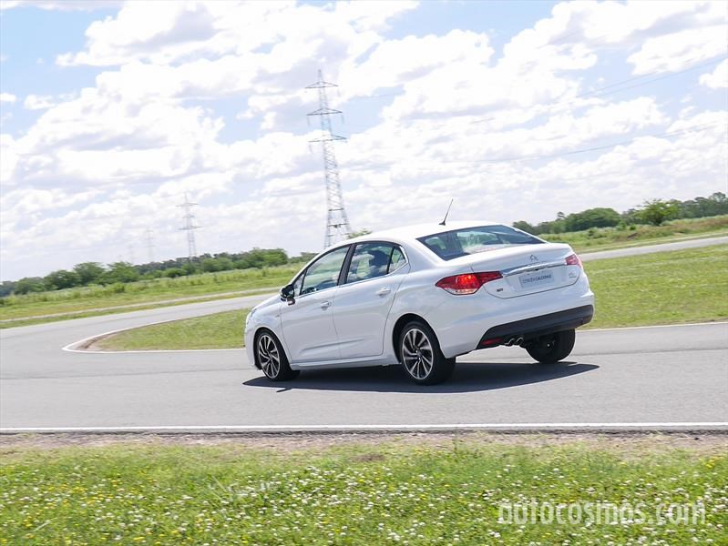 Citroën C4 Lounge S en pista
