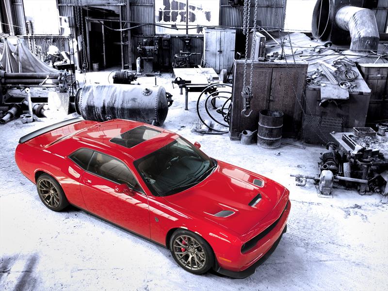 Dodge Challenger SRT Hellcat 2015