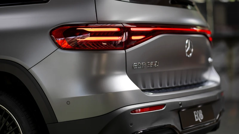 Mercedes-Benz EQB 2024