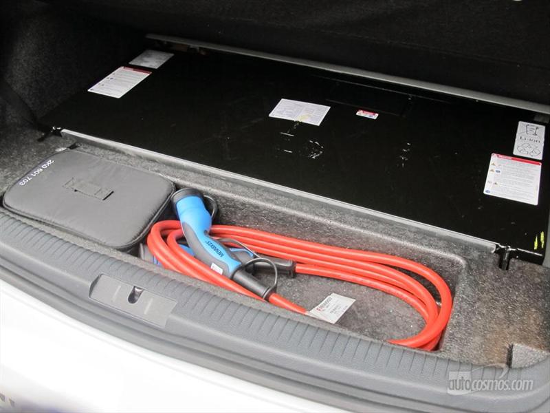 Volkswagen Golf Blue-e-Motion