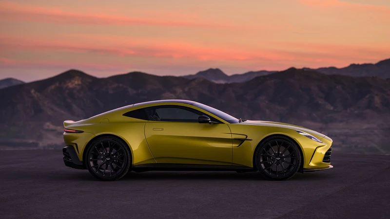 Aston Martin Vantage 2025