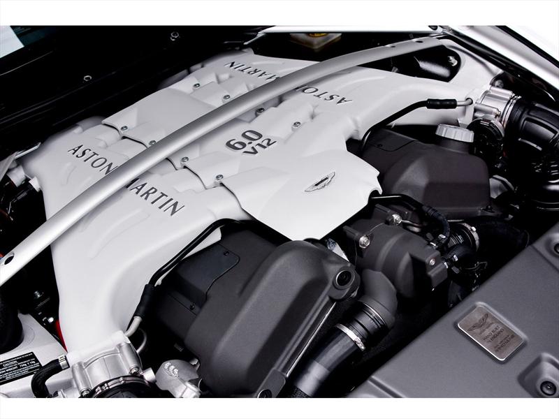 Aston Martin V12 Vantage Roadster