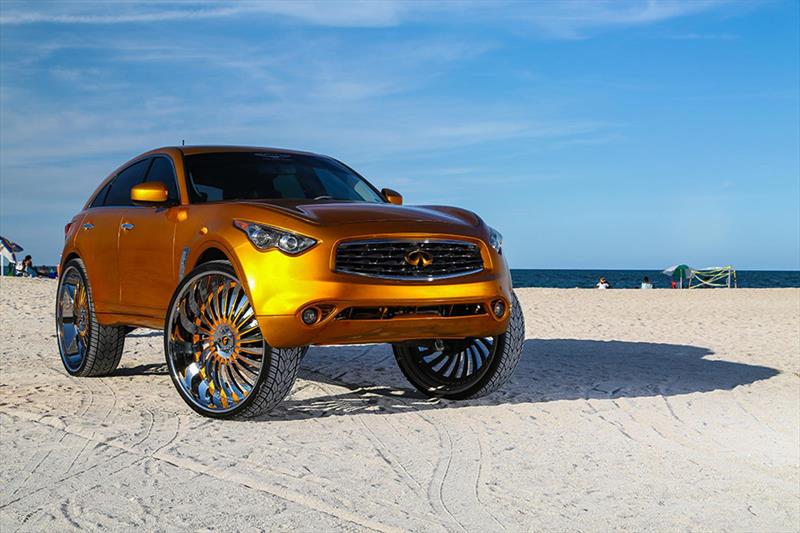 Infiniti FX con rines Forgiato de 32 pulgadas