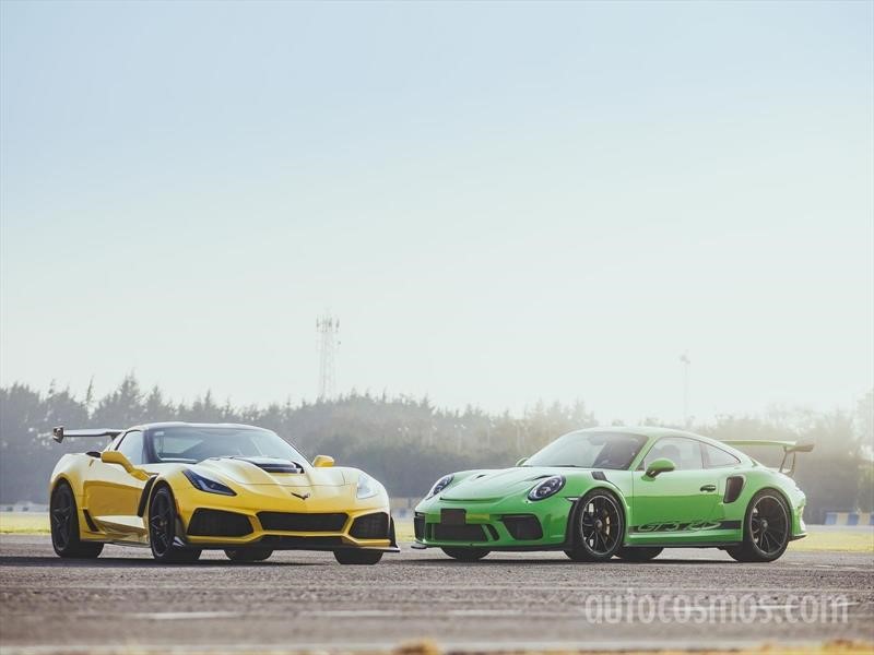 Porsche 911 GT3 RS vs Chevrolet Corvette ZR1