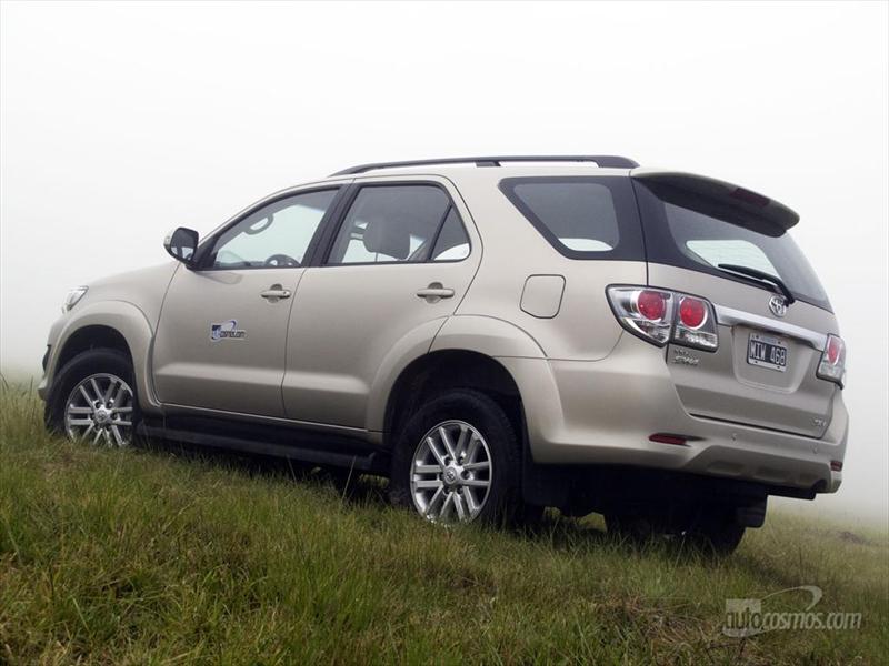 Prueba Toyota SW4 Nafta