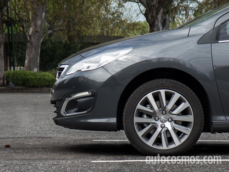 Peugeot 408 THP a prueba