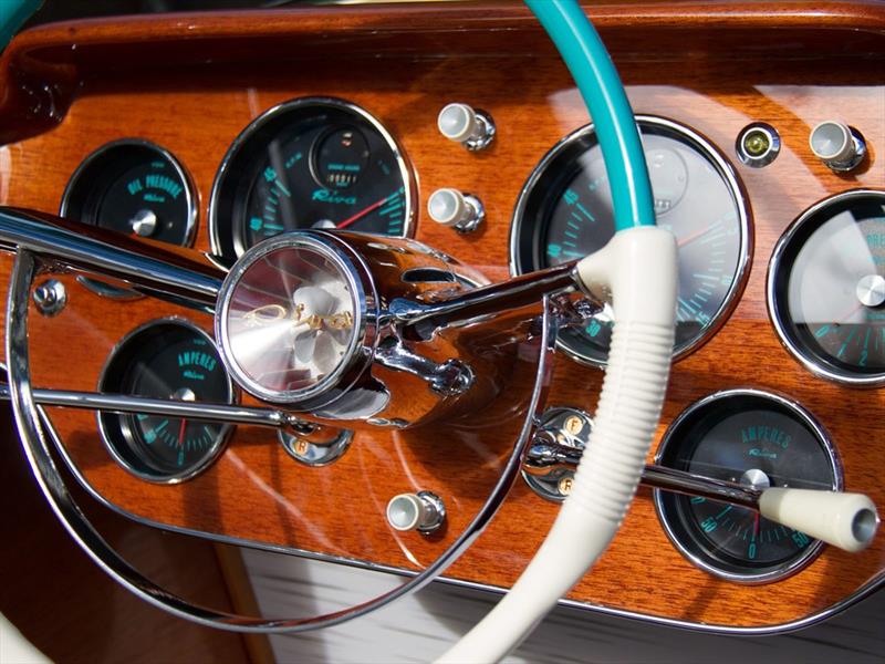 Riva Aquarama Lamborghini con dos V12