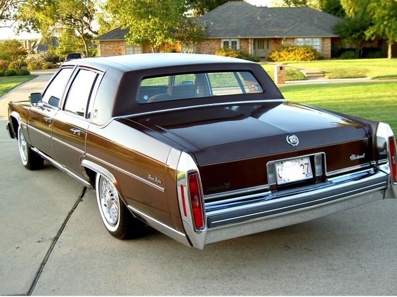 5.- Cadillac Fleetwood Brougham 8-6-4