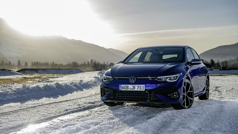 Volkswagen Golf R 2022 a prueba en la nieve