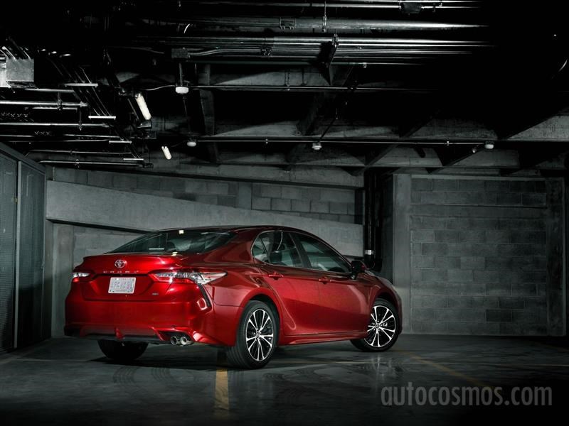 Toyota Camry 2018