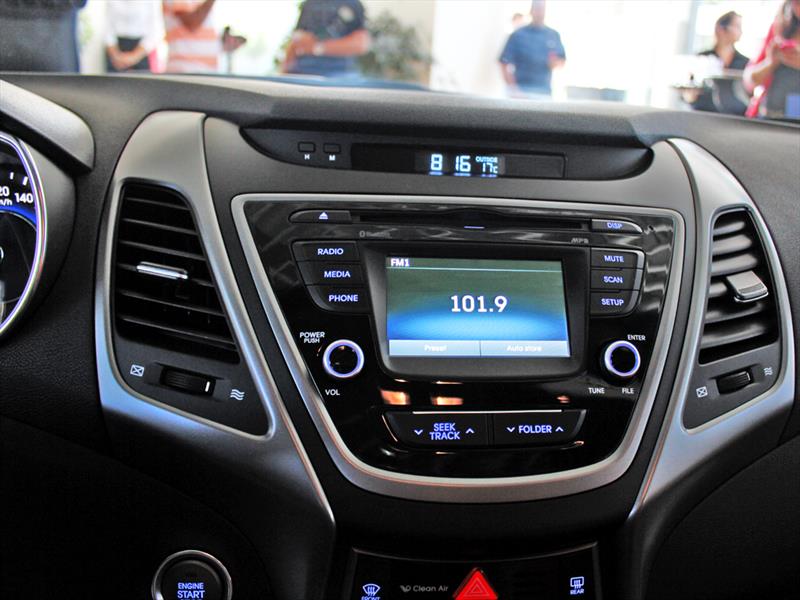 Hyundai New Elantra 2014. Lanzamiento en Chile