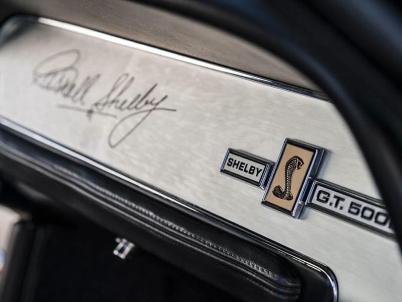 Shelby Mustang GT500CR por Classic Recreations