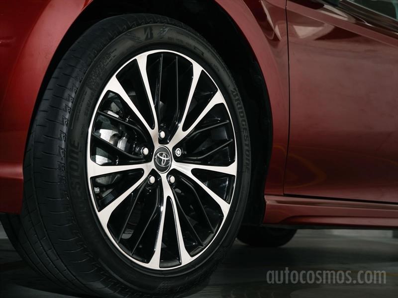 Toyota Camry 2018