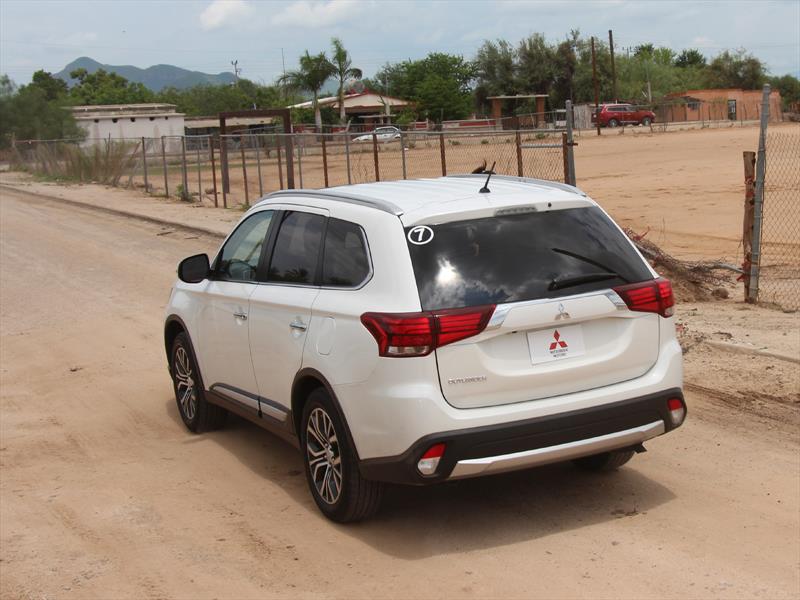 Mitsubishi Outlander 2016