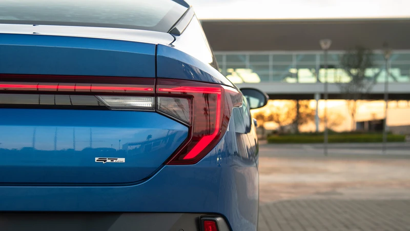 Kia K3 sedán desde todos los ángulos