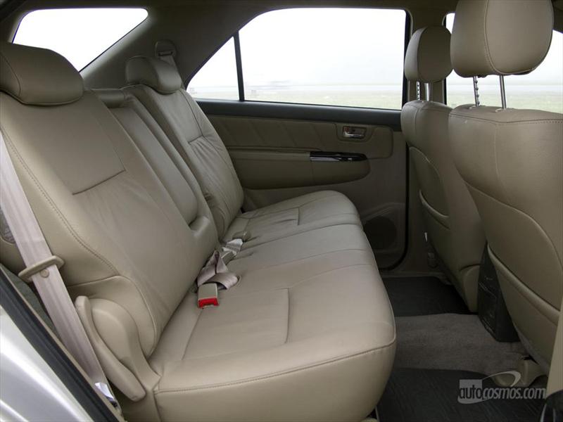 Prueba Toyota SW4 Nafta