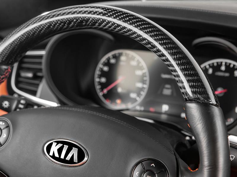 Kia K900 con turbos al final del escape