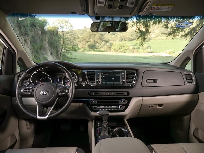 KIA Sedona 2019 VS Toyota Sienna 2018