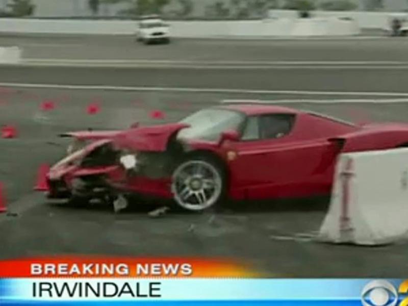Top 10: Entrenando impacta un Ferrari Enzo