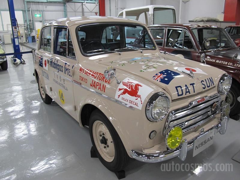 Nissan 80 aniversario - Autos de competencia