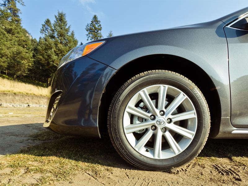 Toyota Camry V6 2012 prueba