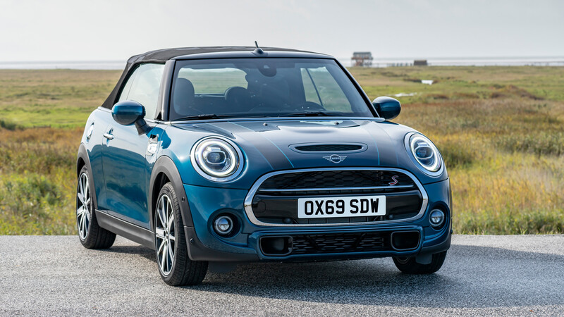 MINI Cooper S Convertible Sidewalk 2020