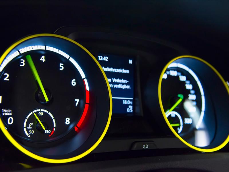 Volkswagen GTI Dark Shine