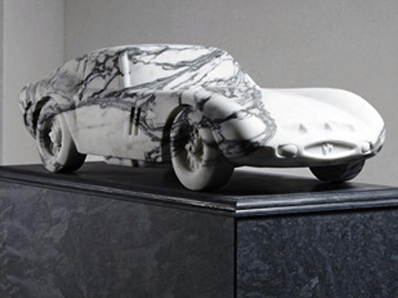 Una Ferrari 250 GTO hecha en mármol