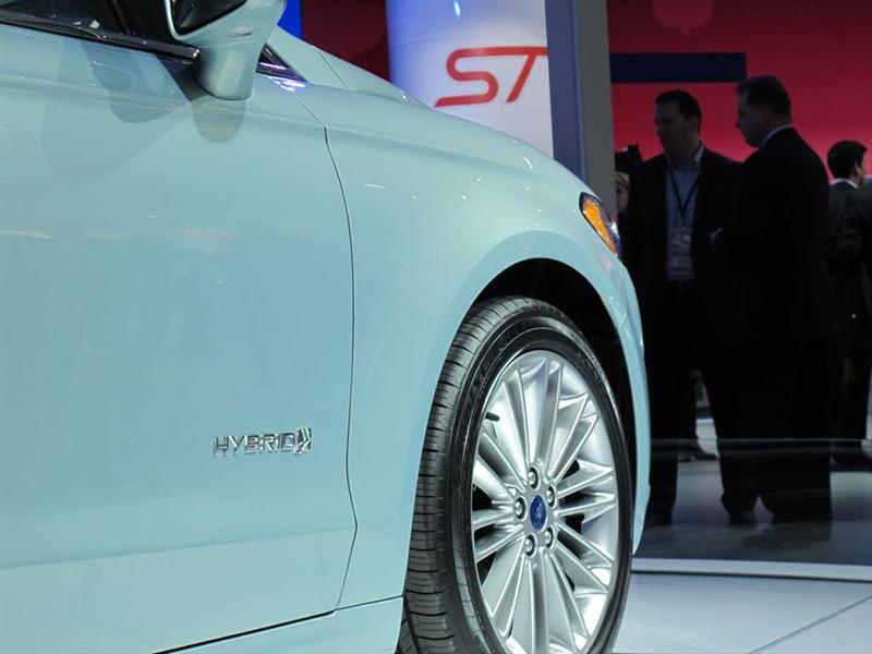 Ford Fusion Hybrid 2013 en el Salón de Detroit