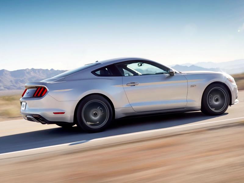 Ford Mustang 2015 se presenta en LA