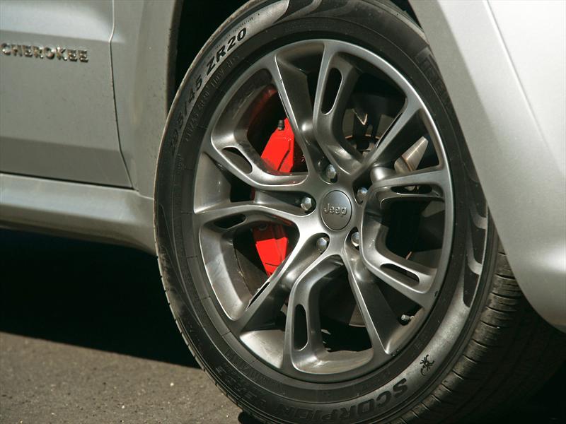 Jeep Grand Cherokee SRT8 2012 prueba