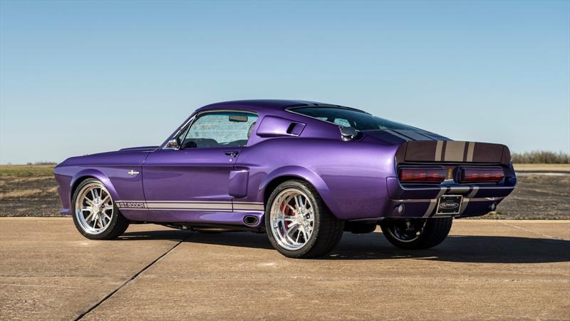 Blurple Shelby GT500CR por Classic Recreations