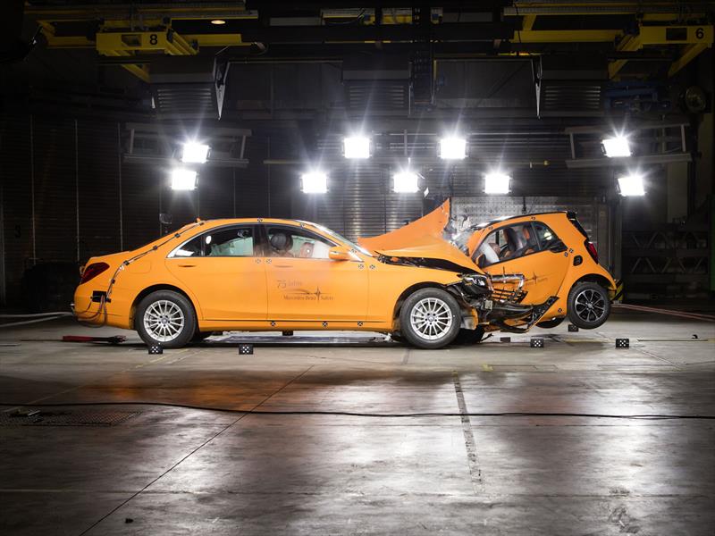 Crash Test nuevo smart Vs. MB Clase S
