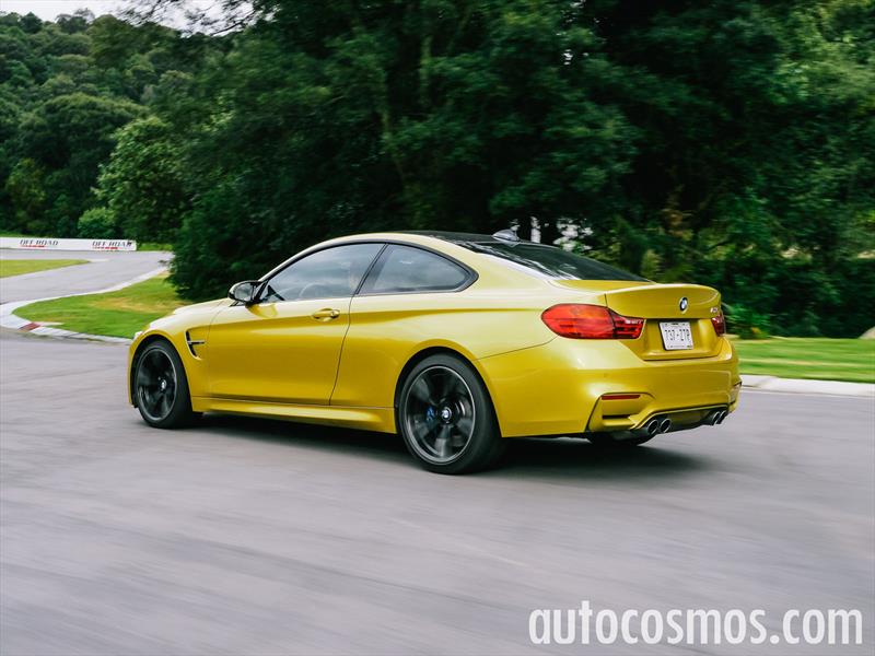 BMW M4 coupé 2015