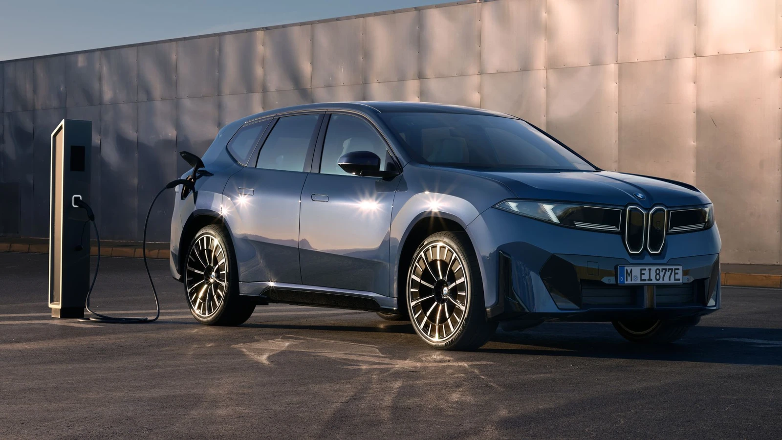 BMW iX3 40, con más autonomía, menor precio y misma innovación