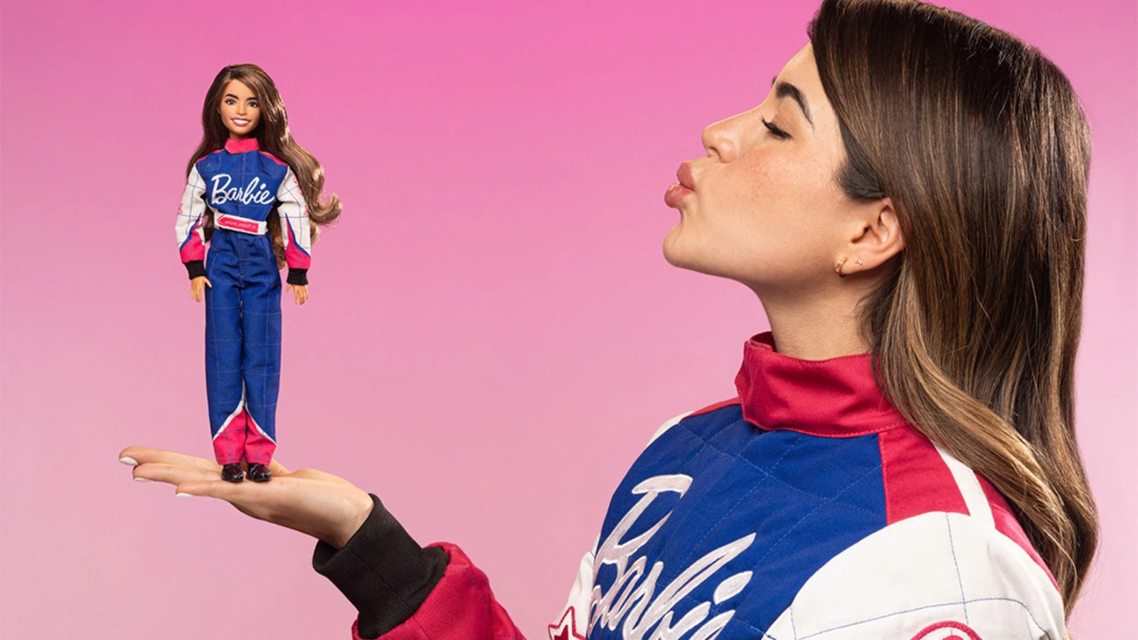 Barbie rinde homenaje a Regina Sirvent, piloto mexicana de NASCAR