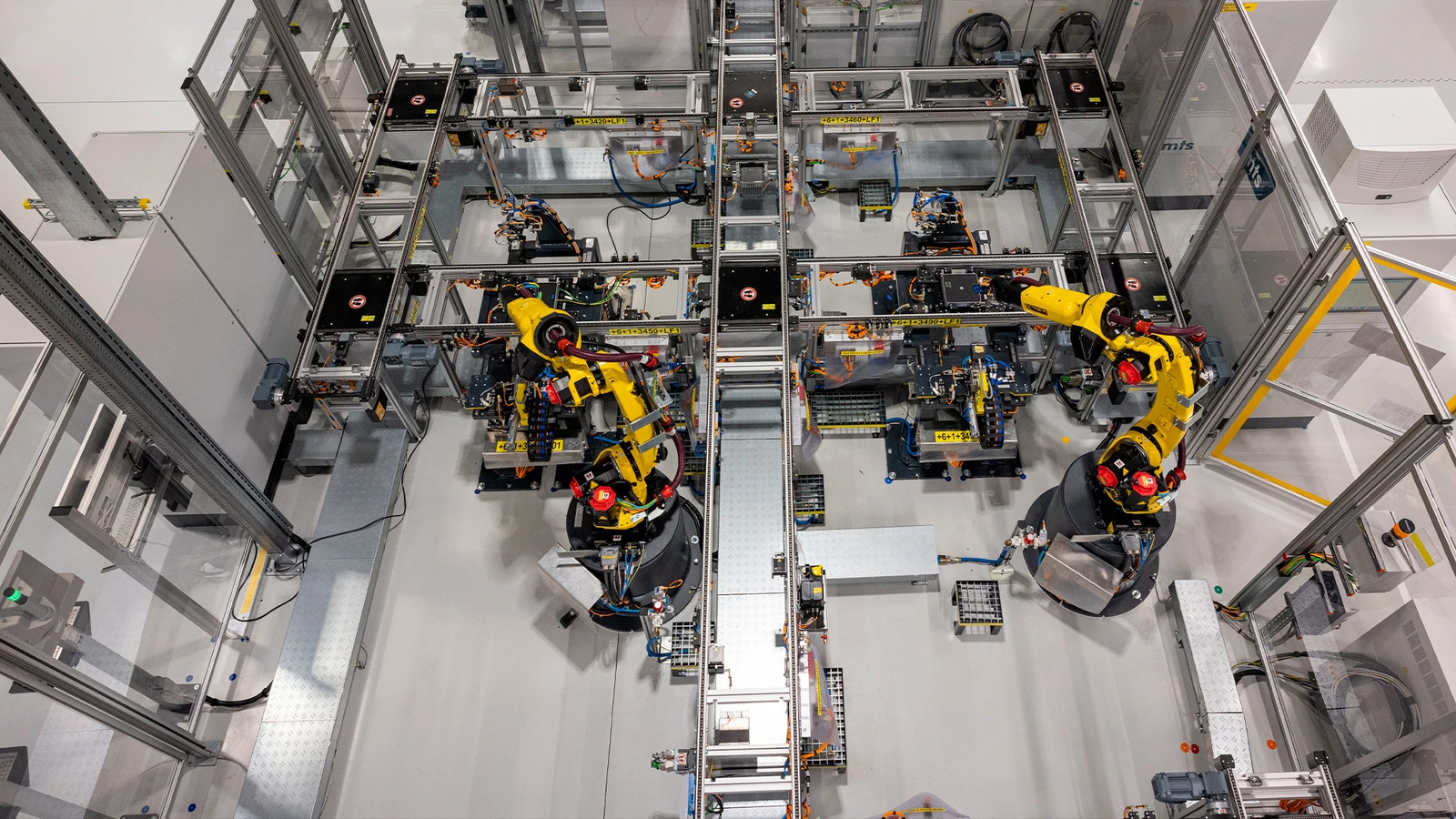 As뿯½ funciona la nueva planta de bater뿯½as de alta precisi뿯½n de Porsche en Eslovaquia