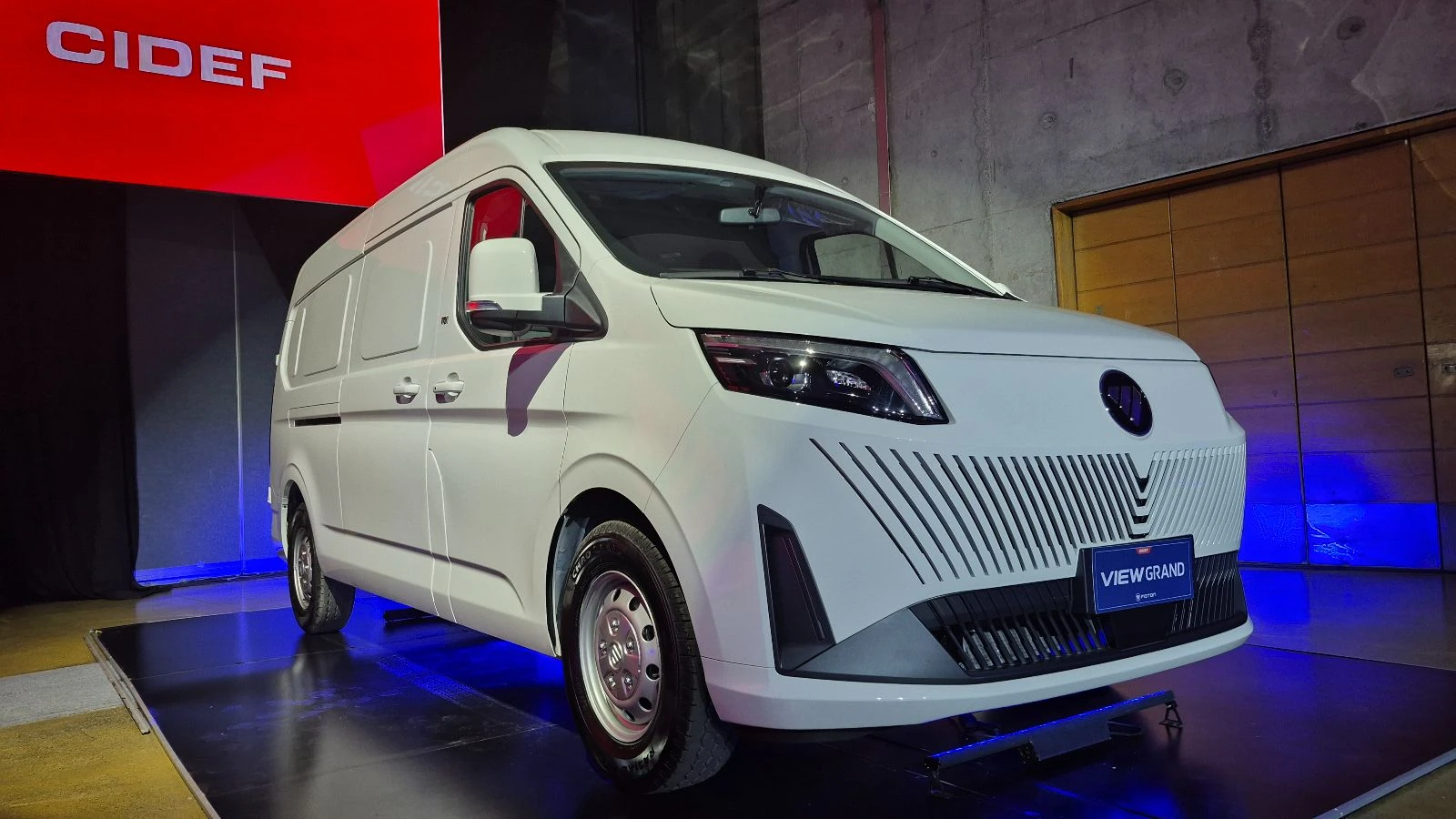 Foton presenta en Chile su nueva línea de furgones para carga y pasajeros View Grand