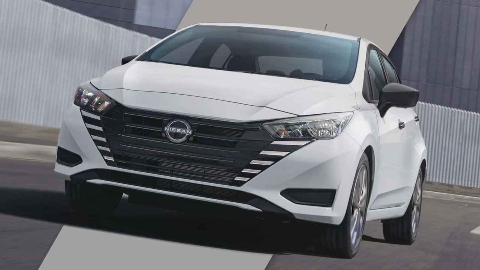 Nissan V-Drive 2026 llega a México, el Versa anterior sigue a la venta, conoce precios y versiones